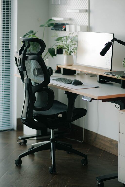 Tips for Choosing a Comfortable Desk Chair for Long Hours